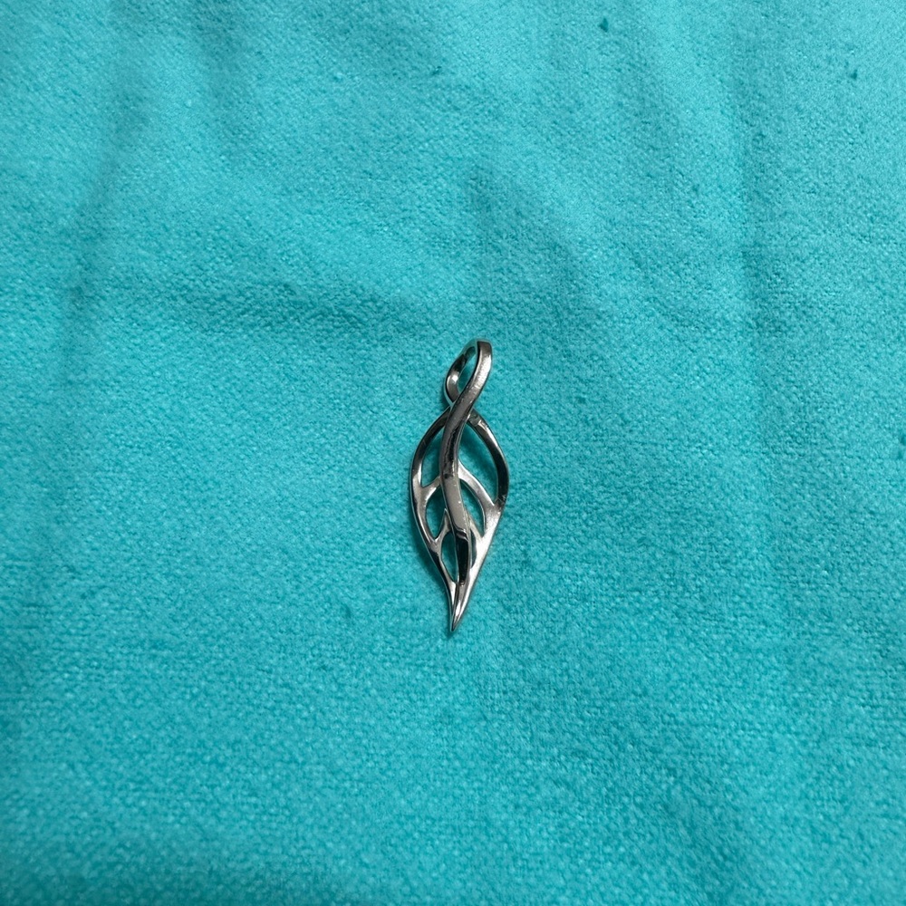 Na Hoku Maile Leaf Pendant